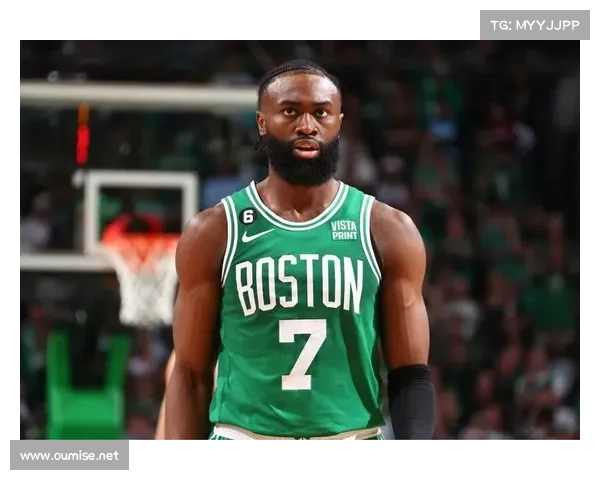 提升球队信任的关键在于沟通与共同目标杰伦·布朗的见解与实践